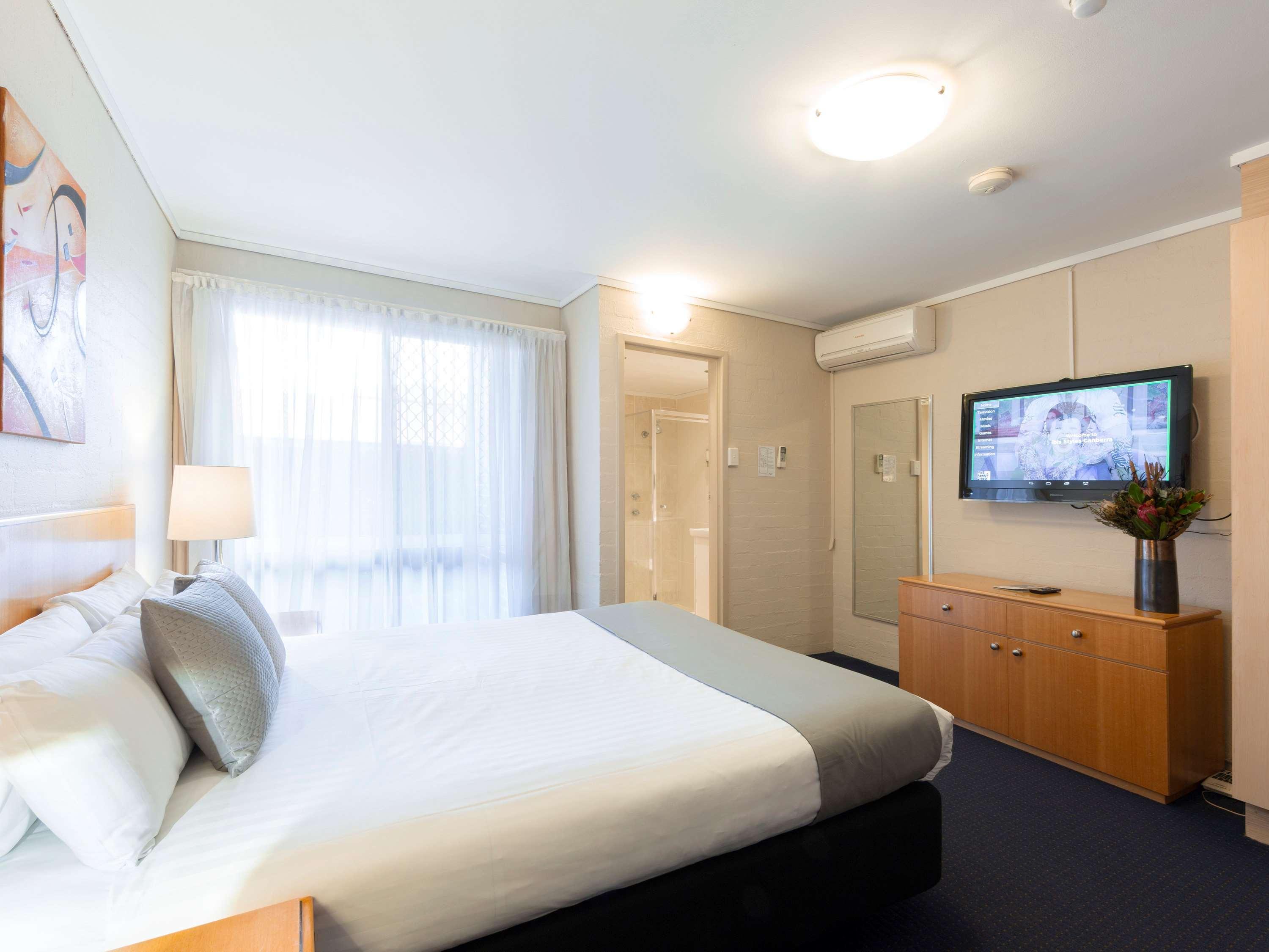 Ibis Styles Canberra Bagian luar foto