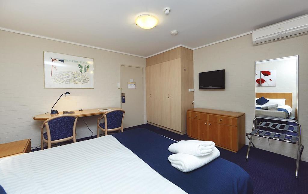 Ibis Styles Canberra Bagian luar foto